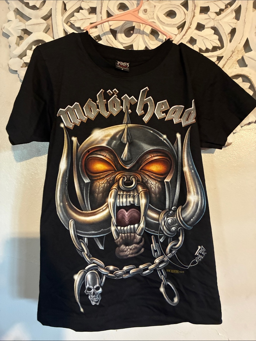 Women’s Short Sleeve Graphic Tee in Black